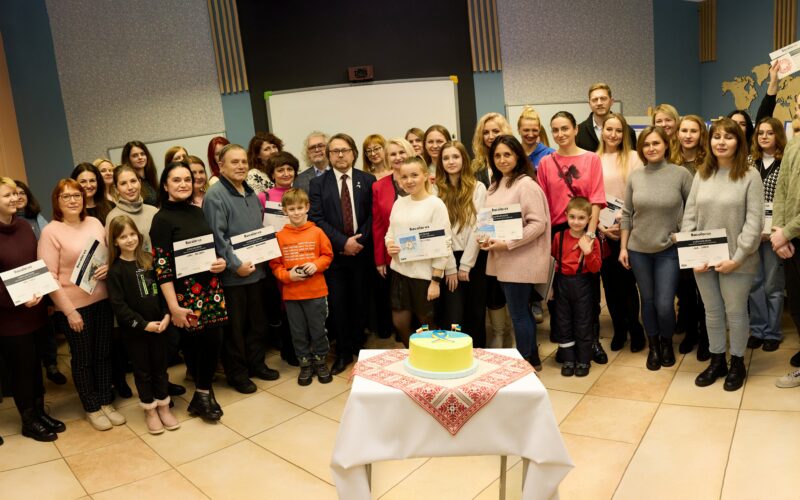 Problemy migrantów i szkół zagranicznych – kolejki do kursów języka lokalnego rosną