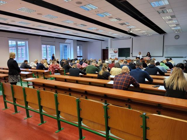 Rekordowe kolejki na kursy polskiego dla obcokrajowców – certyfikaty rozchodzą się w kilka godzin